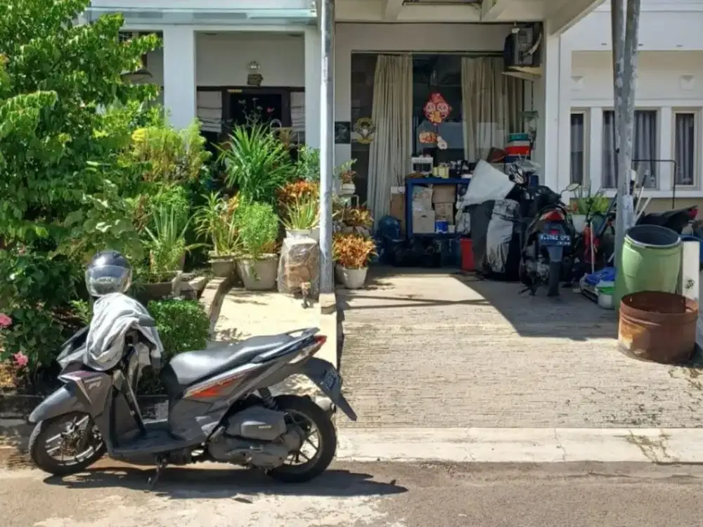 Dijual Rumah 2,5 Lantai Metro Marinaa, Luas 180 m2, Semi Furnish