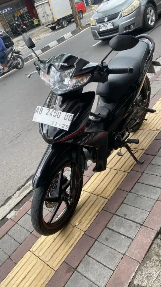 Revo absolute CW THN 2009 plat AB Sleman