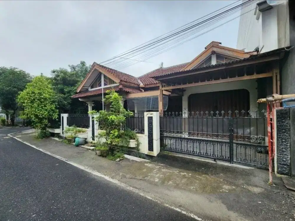 Rumah Strategis hook Dekat Hotel Fave Manahan