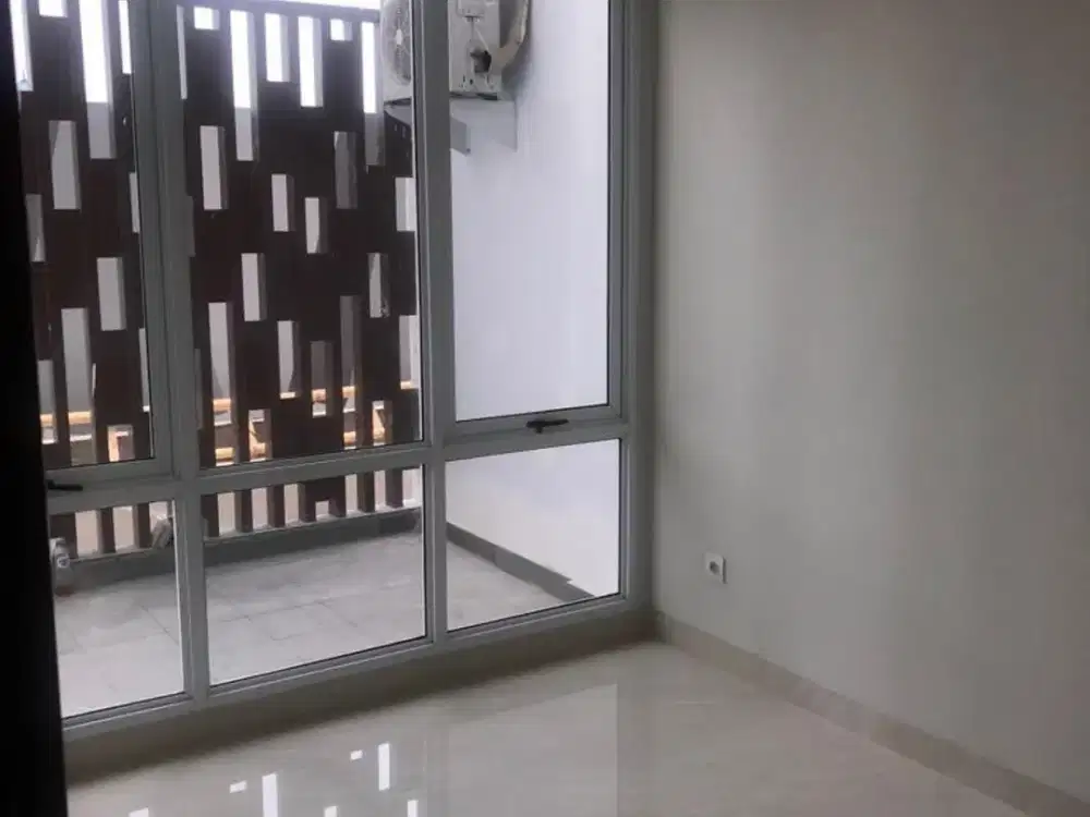 Dijual Town House di Puri Mansion Uk 6x15m, Semi Furnish, Harga Nepis