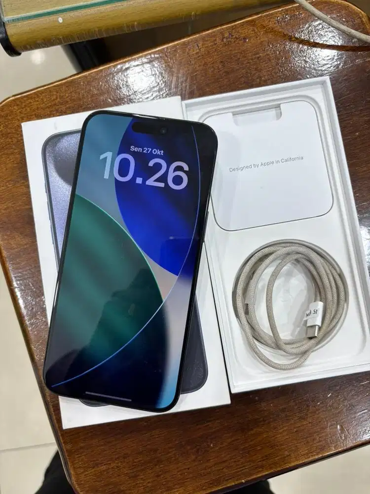 Iphone 15 pro max 256gb warna blue titanium ex ibox