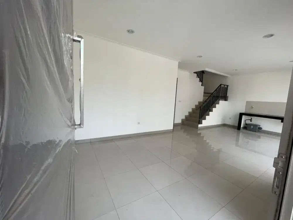 Disewakan Rumah PIK2 Hook, Uk. 8x10, View Club House