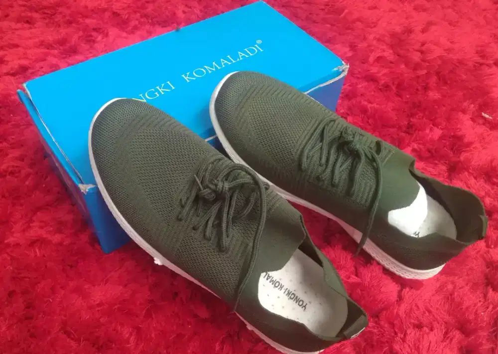 CASUAL SHOES KOREAN STYLE 43 BY YONGKI KOMALADI (NEW)