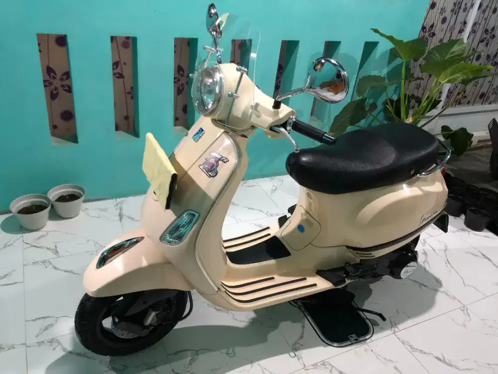 FOR SALEEE!!! VESPA 150 ie (2011)
