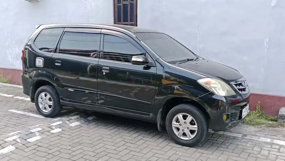 Daihatsu Xenia 2010 Bensin