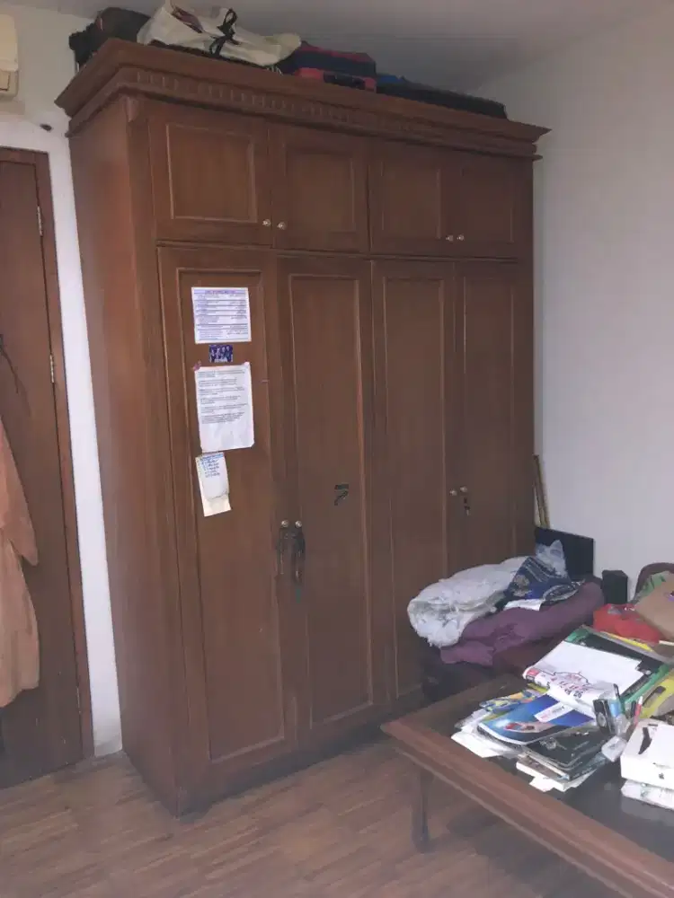 Lemari pakaian kayu jati finishing brown