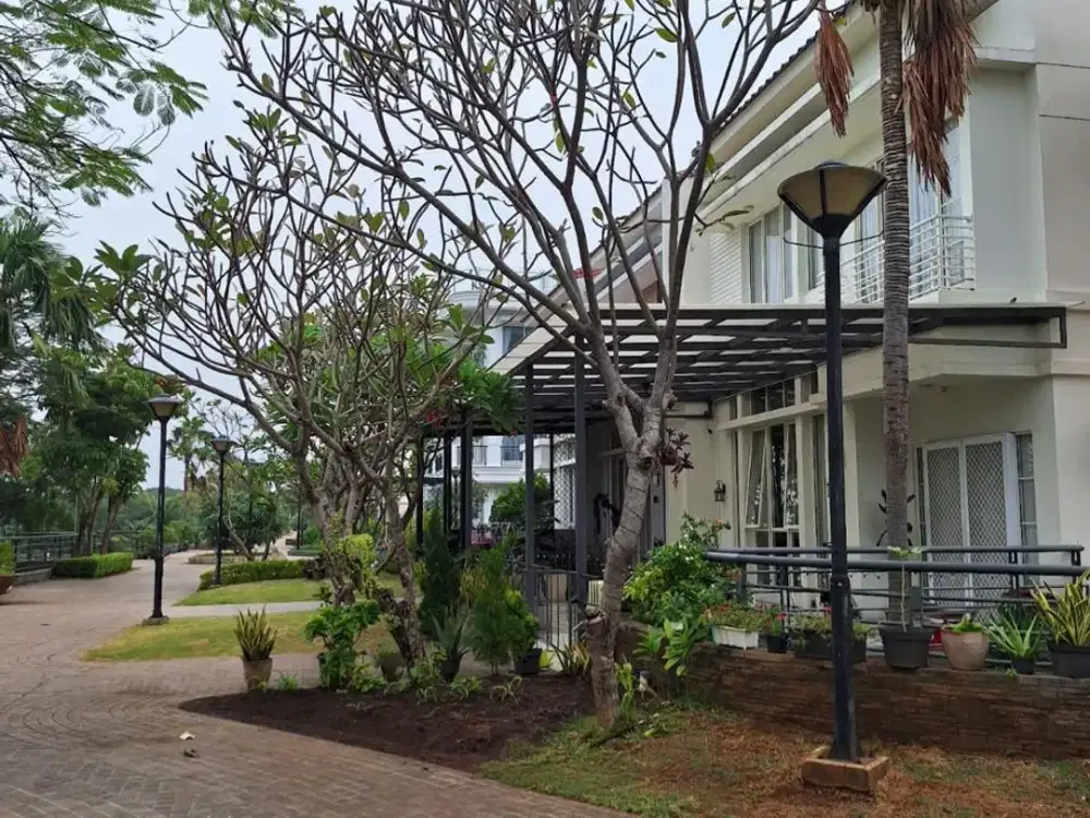 Dijual Rumah Crown Mansion Uk 8x17 , Harga Nego
