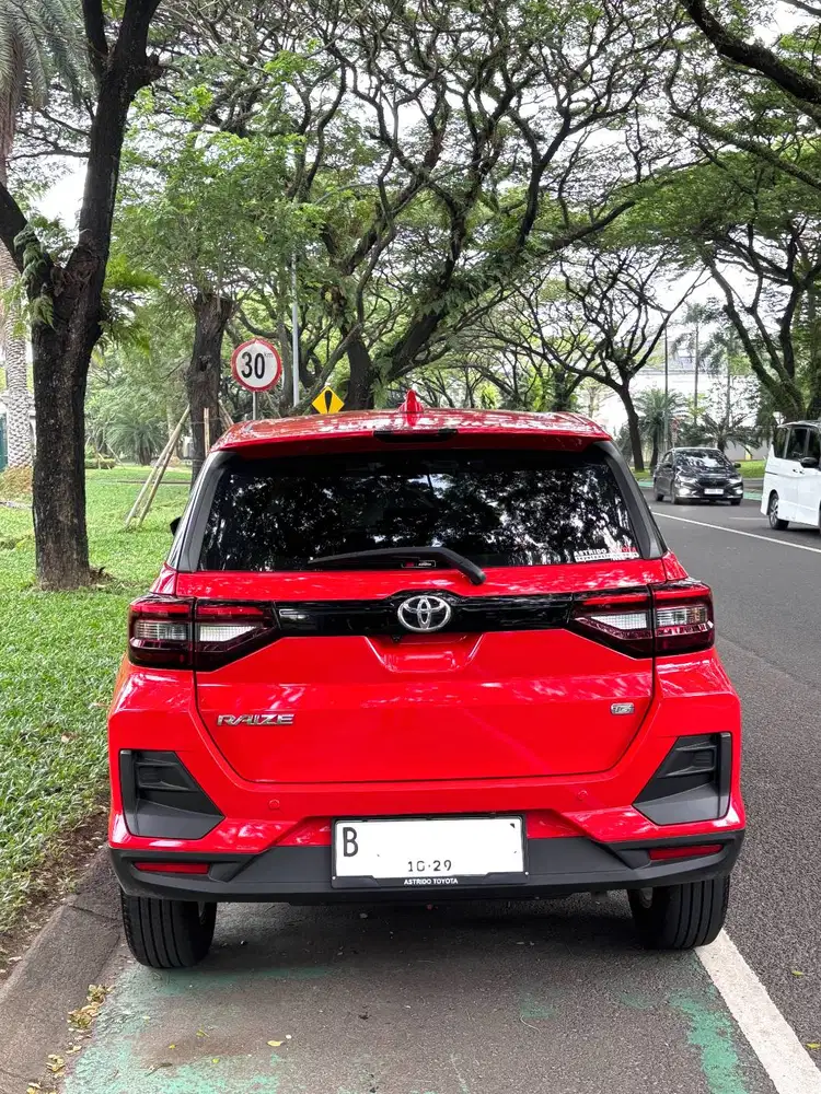 Dijual Toyota Raize 1.2 G CVT Merah