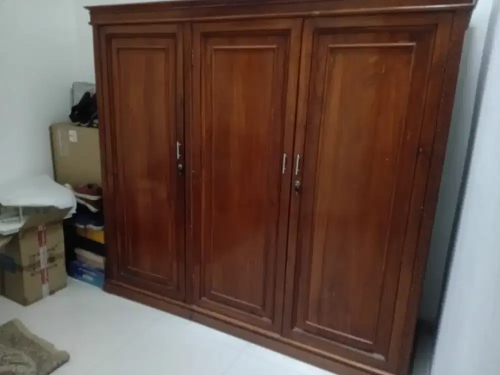 Dijual.Lemari pakai dari bahan jqti