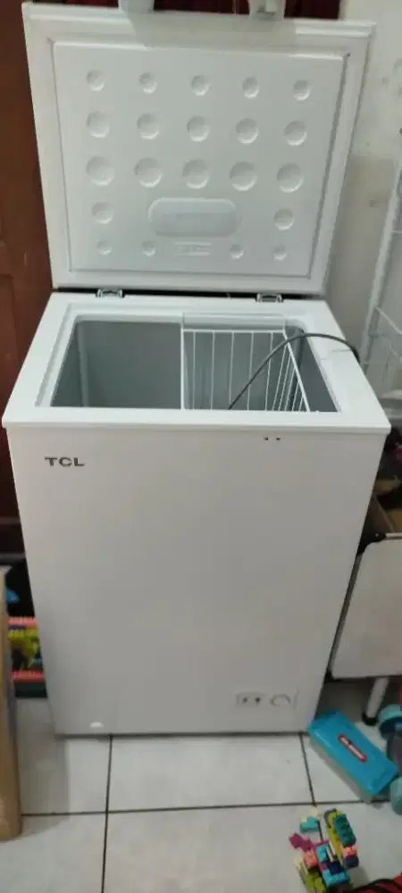 Freezer box merk TCL