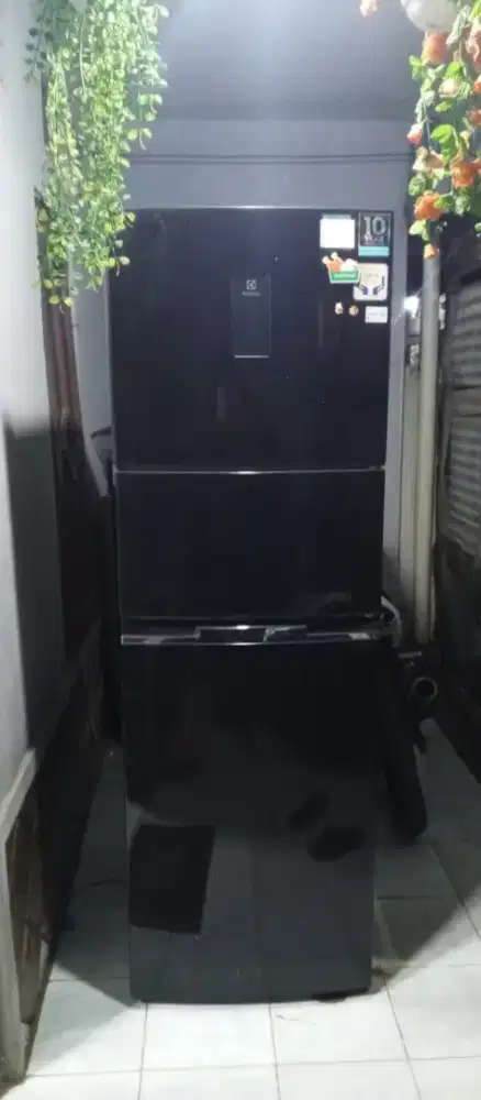 Kulkas 3pintu mrek Electrolux