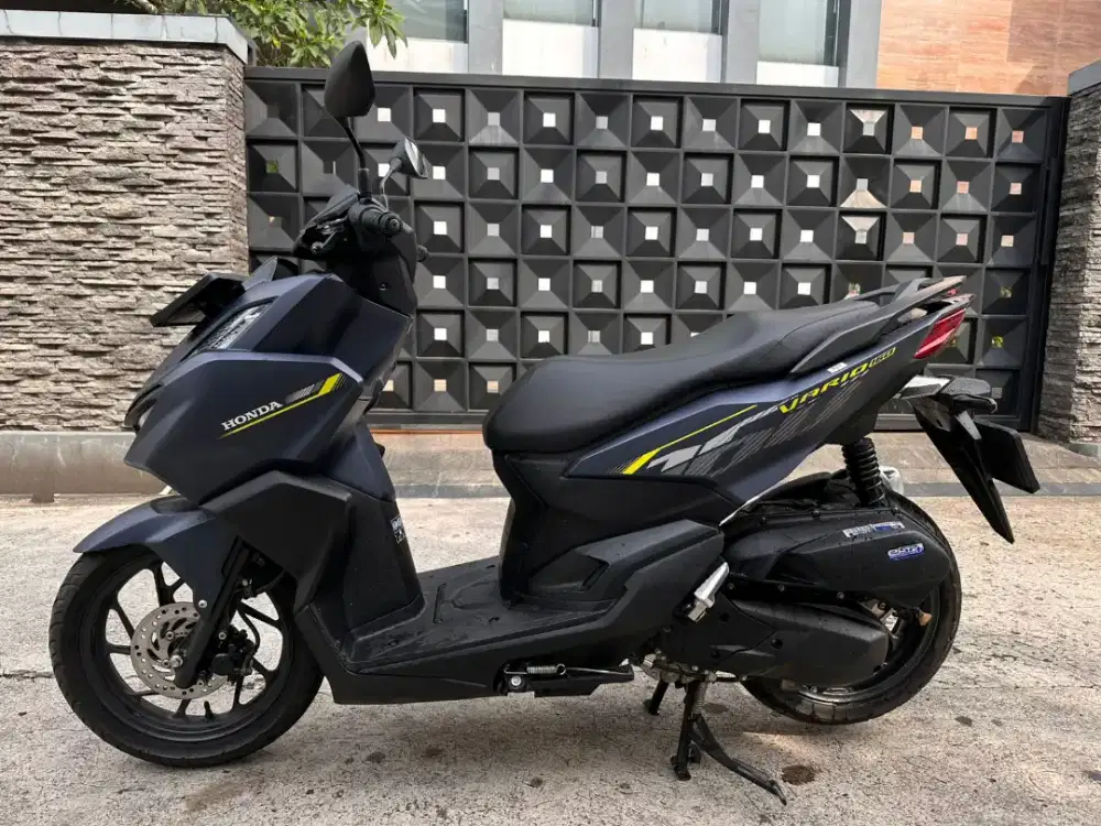 Vario 160 biru km rendah gress mulus 2024