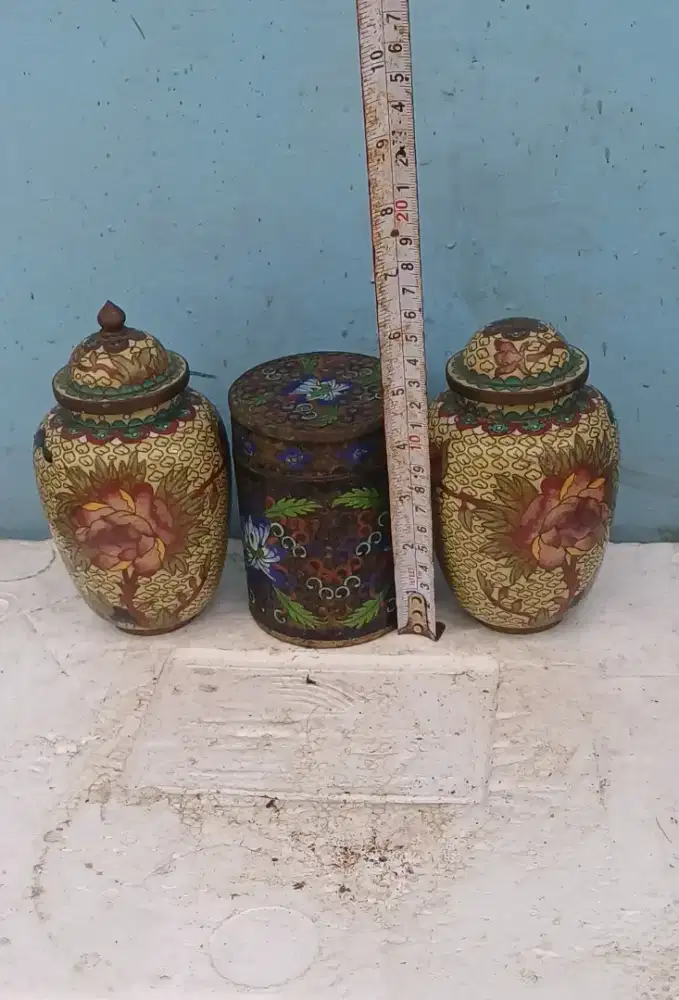 3 buah vas carasone antik