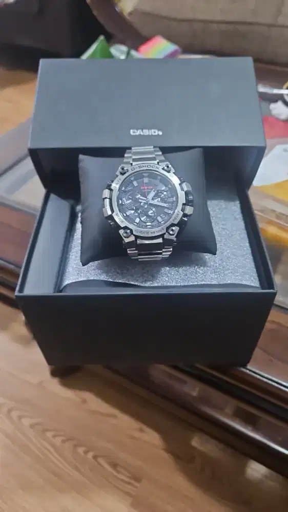 Jam g-shock dari jepang