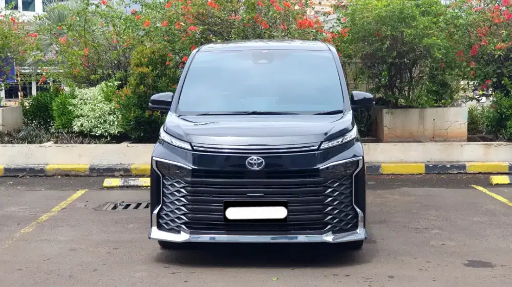 Km17rb toyota voxy tss 2024 hitam pajak panjang