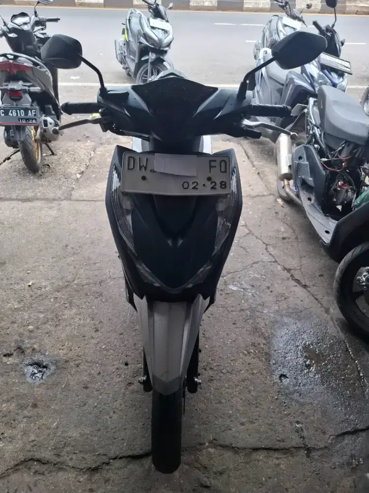 Honda Beat 110cc 2023 biru silver Plat Dw