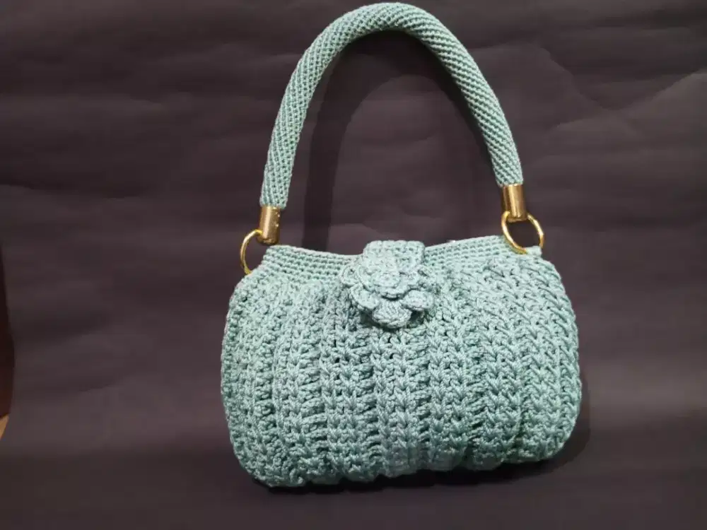 Lelang Tas kerajinan