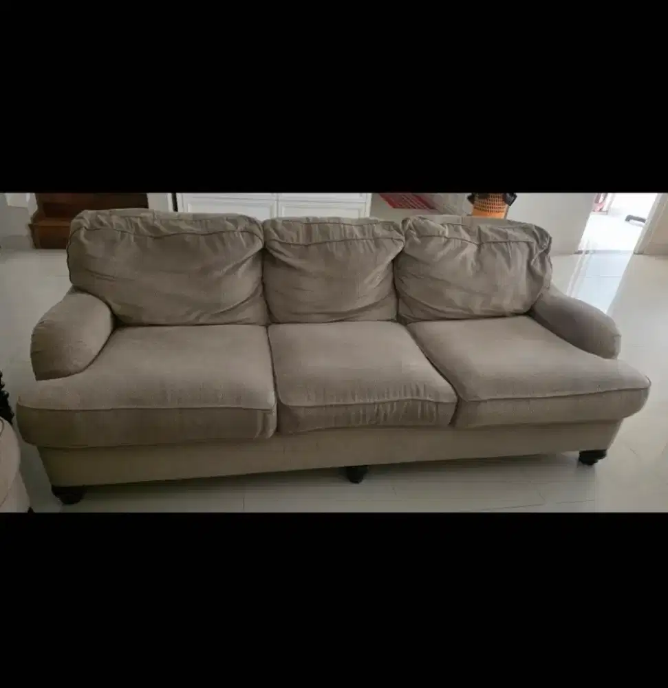 Sofa ashley Informa 3 baris + sofa 2 baris dan 1 lemari TV klasik,1set