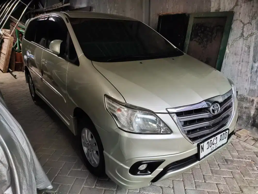 Toyota Kijang Innova G Luxury AT Bensin Tahun 2014 Pemakaian 2015.