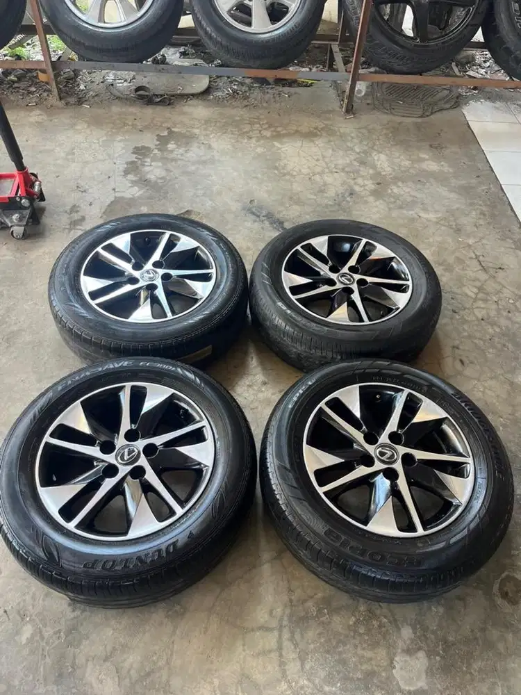 Di jual velg oem innova riboun polis +ban 205/65 R16 vcd 5x114 80%