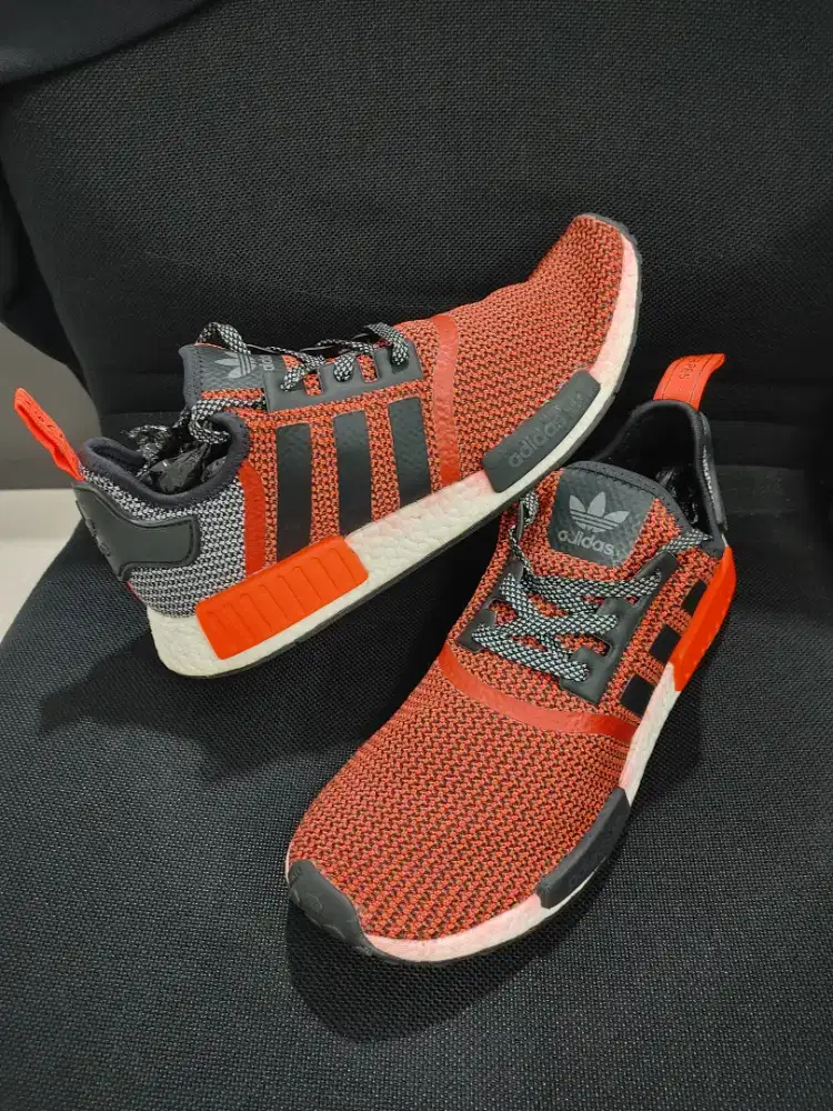 Sepatu Adidas NMD R1 Red preloved size 44