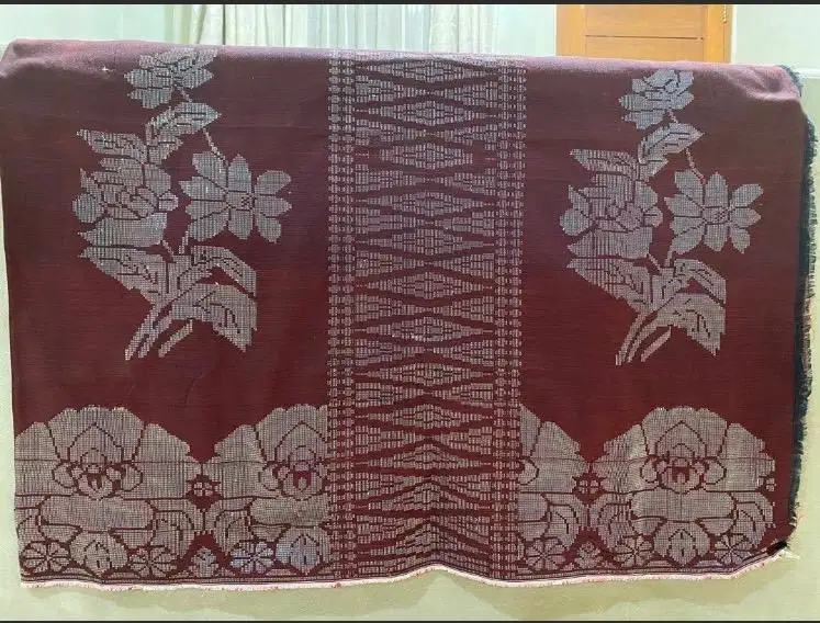 Tenun tangan songket asli