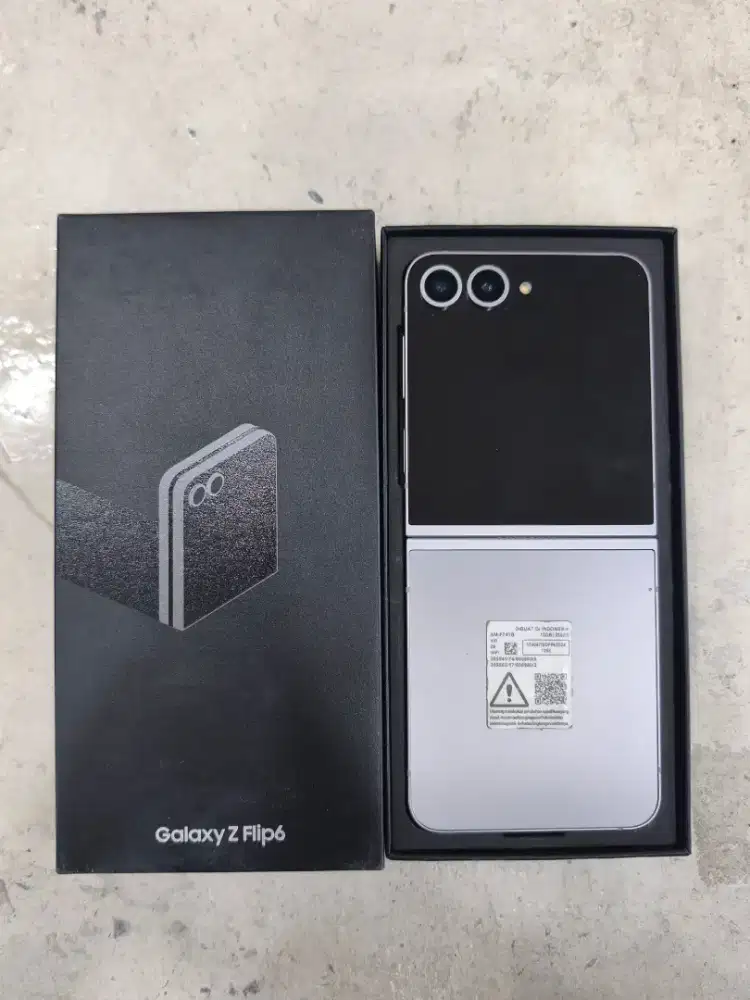 Samsung galaxy flip 6 ram 12+12 Rom 256 ex display