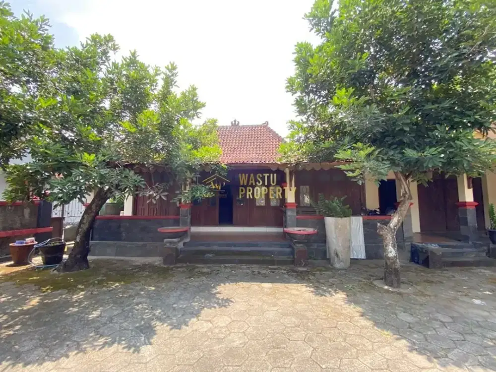 RUMAH TUA TANAH LUAS DI TAMANMARTANI KALASAN DEKAT CANDI PRAMBANAN