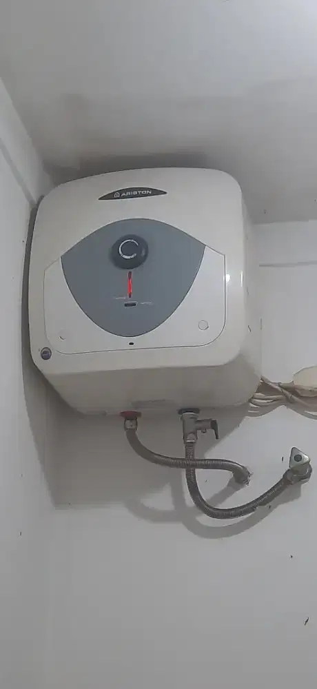 Water heater Ariston Adris series AN 15 RS normal.