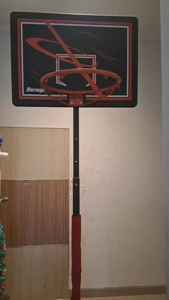 Tiang basket portable Berwyn