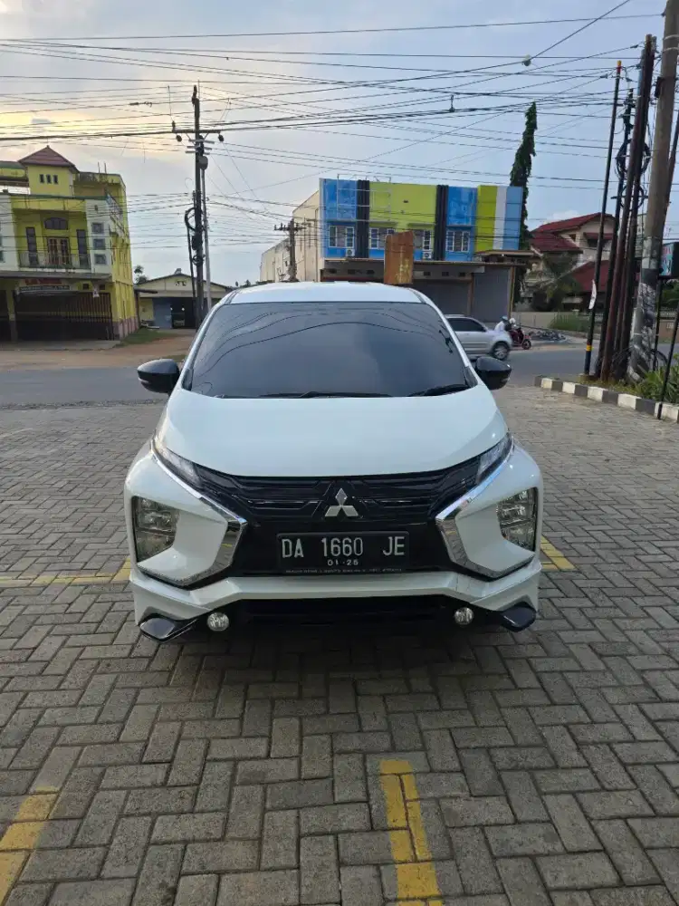 Xpander exceed black edition