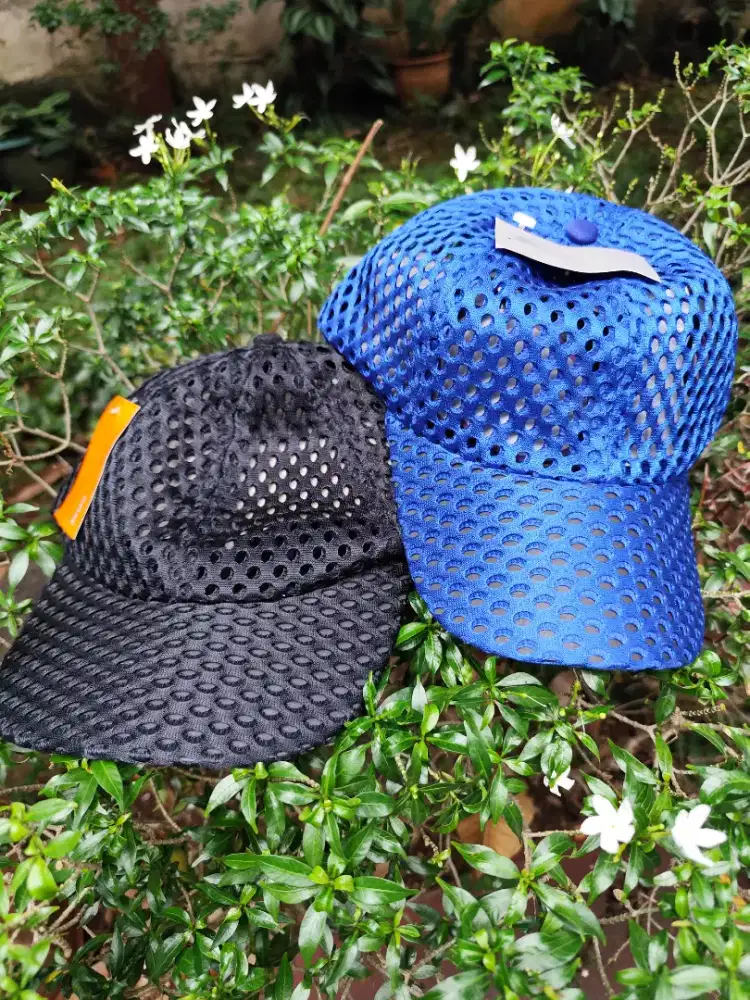 Topi sport model bolong bolong