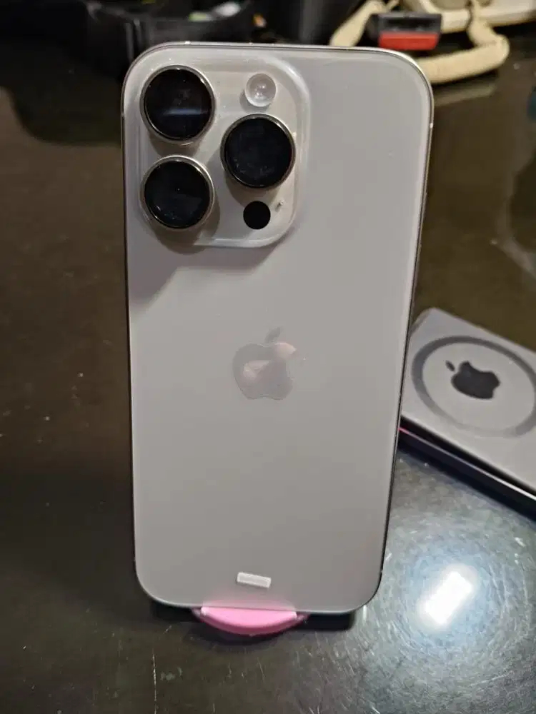 Iphone 16 Pro 128 gb lengkap Garansi TAM Natural Titanium banyak Bonus