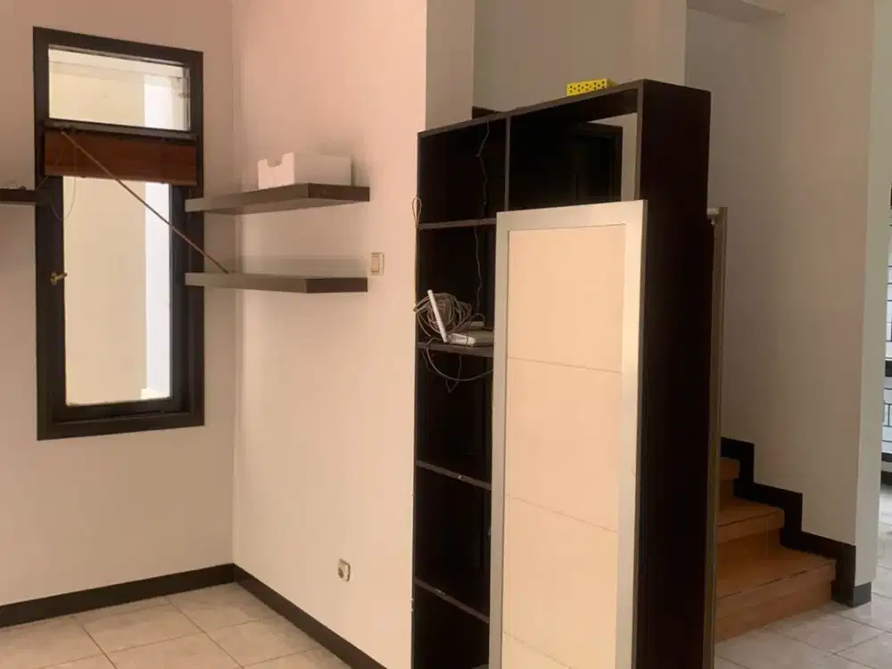 Disewakan Rumah di Kota Baru Parahyangan Semi Furnished