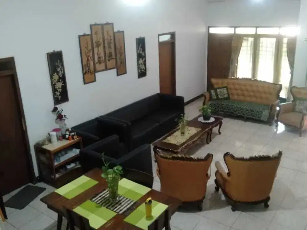 Dijual Rumah Strategis di Jl Turangga Bandung Siap Huni