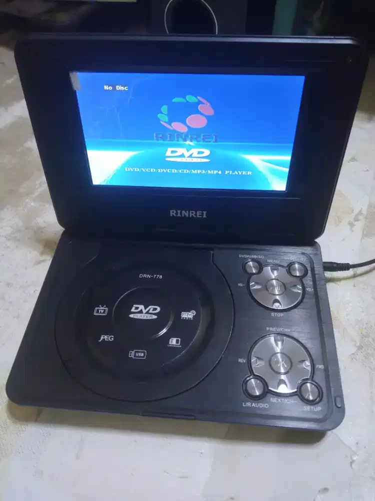 Layar portebel dvd multi pungsi