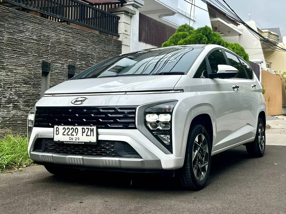 HYUNDAI STARGAZER PRIME 1.5 AT 2023 PUTIH PAJAK PANJANG KM LOW RECORD