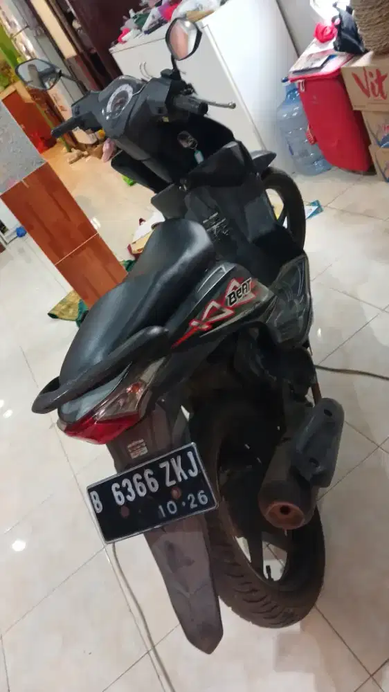 Honda Beat tahun 2012 warna hitam