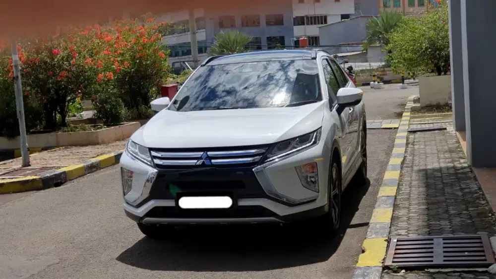 Km15rb mitsubishi eclipse cross ultimate 2019 pakai 2020 putih