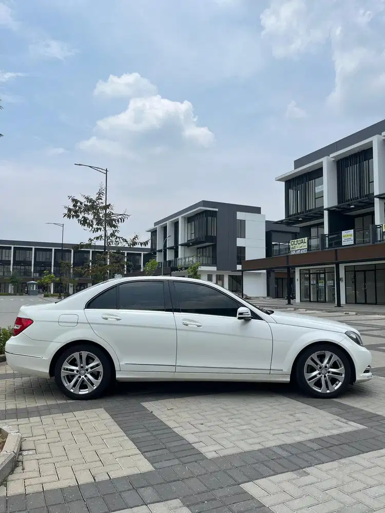 Mercedes-Benz C200 2014 Bensin