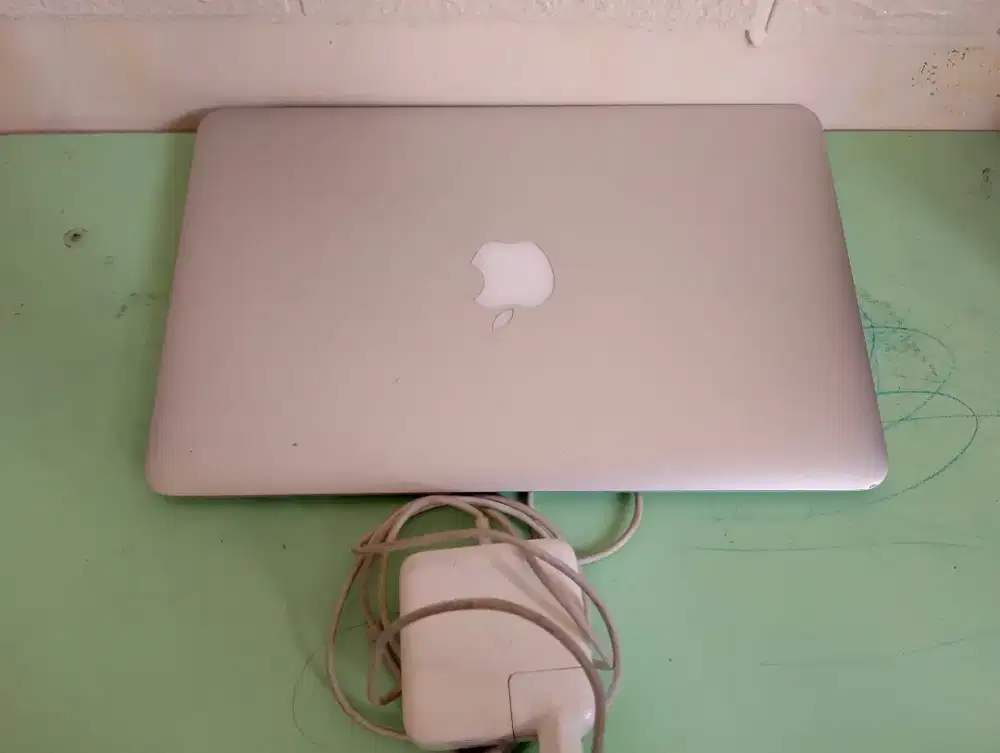 Macbook air siap pakai