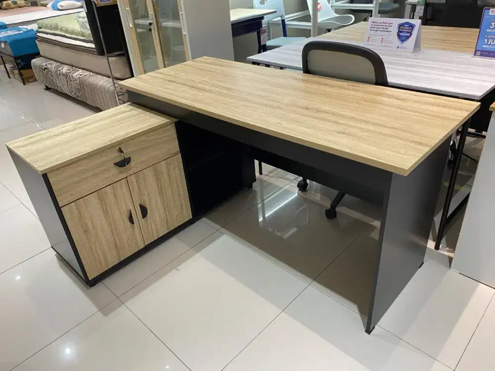 MEJA KANTOR SELMA