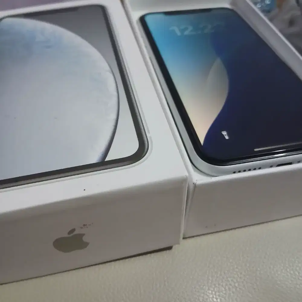 Dijual iphone xr 64 gb second inter