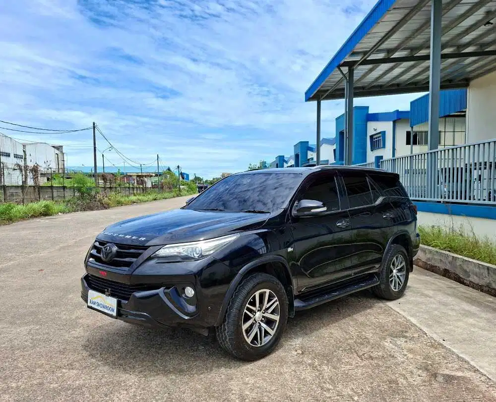 TOYOTA FORTUNER SRZ 2.7 AT 2017