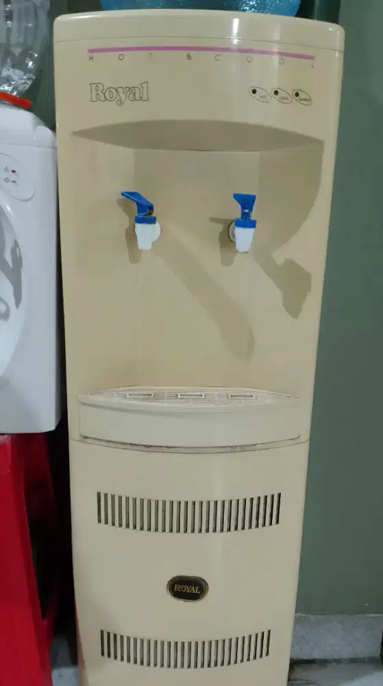 DISPENSER ROYAL BEKAS FUNGSI NORMAL, MASIH DIGUNAKAN