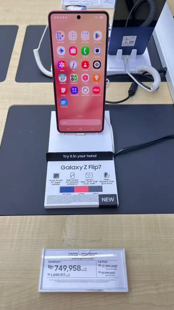 Samsung Galaxy Z Flip 7 Bunga 0%