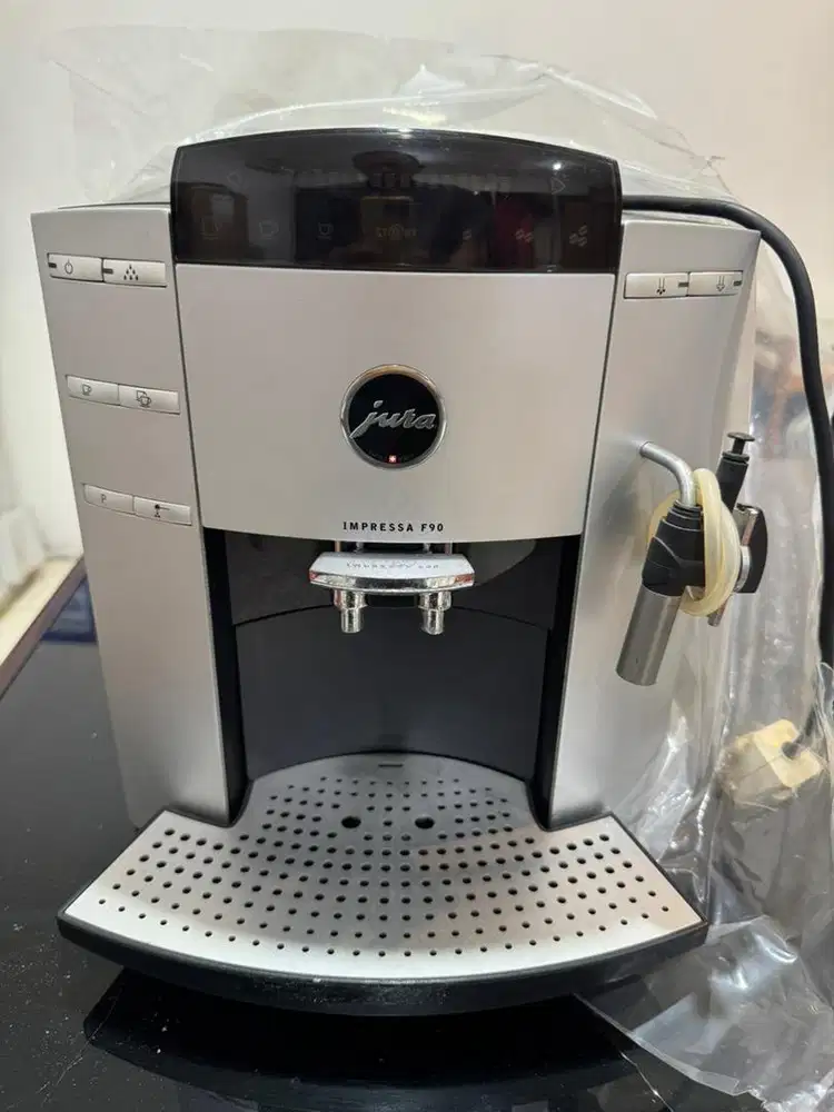 Mesin kopi Jura Impressa F90