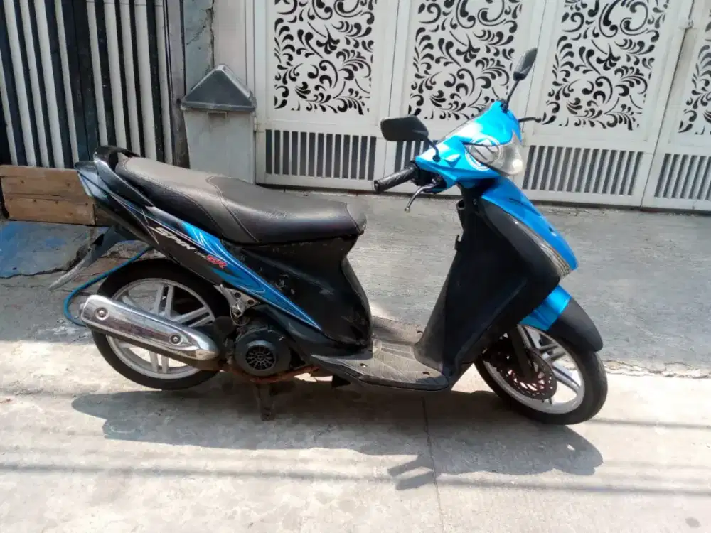Bismillah dijual Suzuki spin SR 2007 cw mulus gress