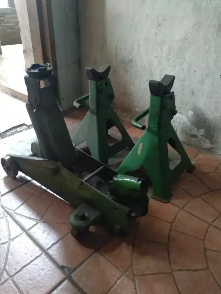 Dongkrak Dan jakstan