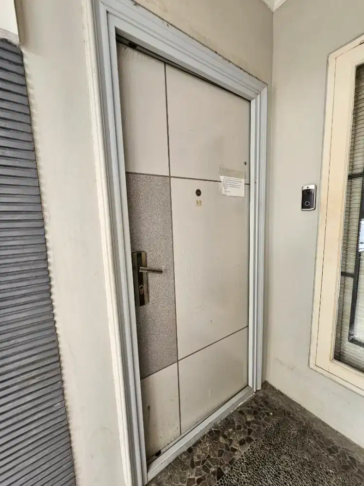 Pintu baja solid security door
